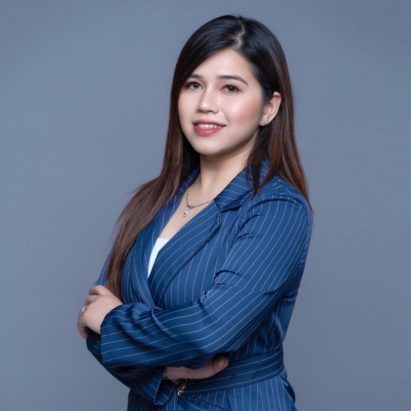 Mia TRần